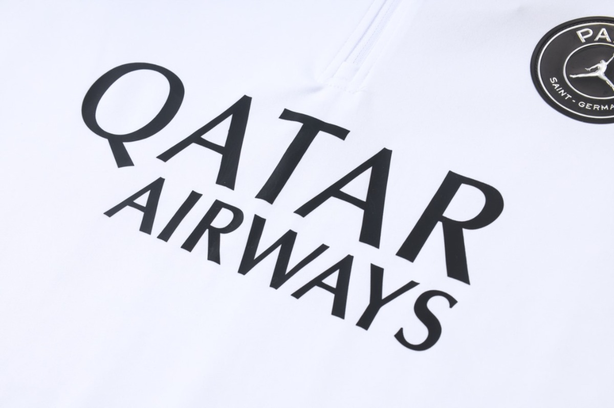 2026 Paris Off-white Long-sleeved half-pull training kit