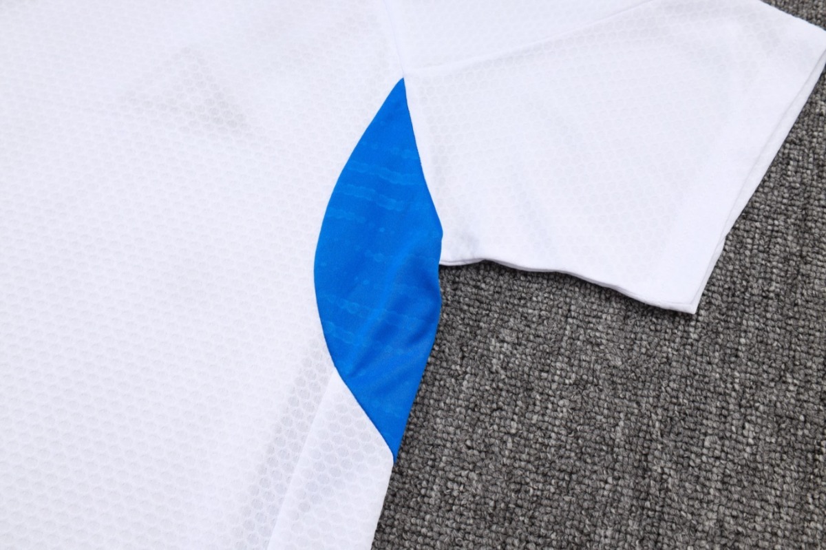 2026 Manchester United White Training Set Shirt andShorts