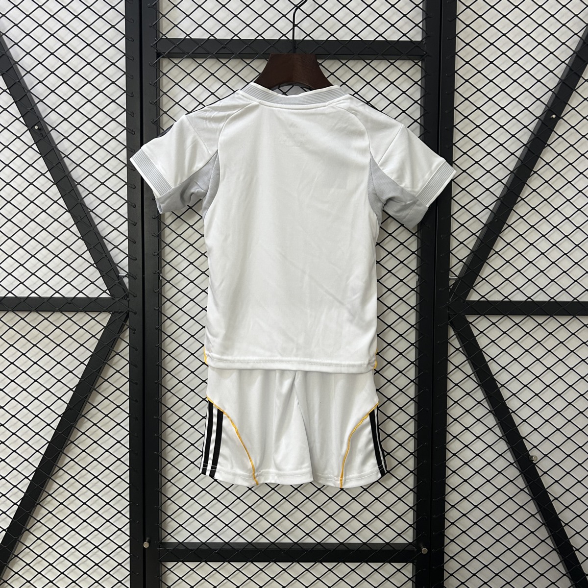 25/26 Real Madrid Home jersey Kid Kits Size 16-28