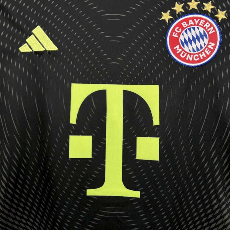 2025/26 Bayern Munich Black Goalkeeper jersey kids Kits size: 16-28