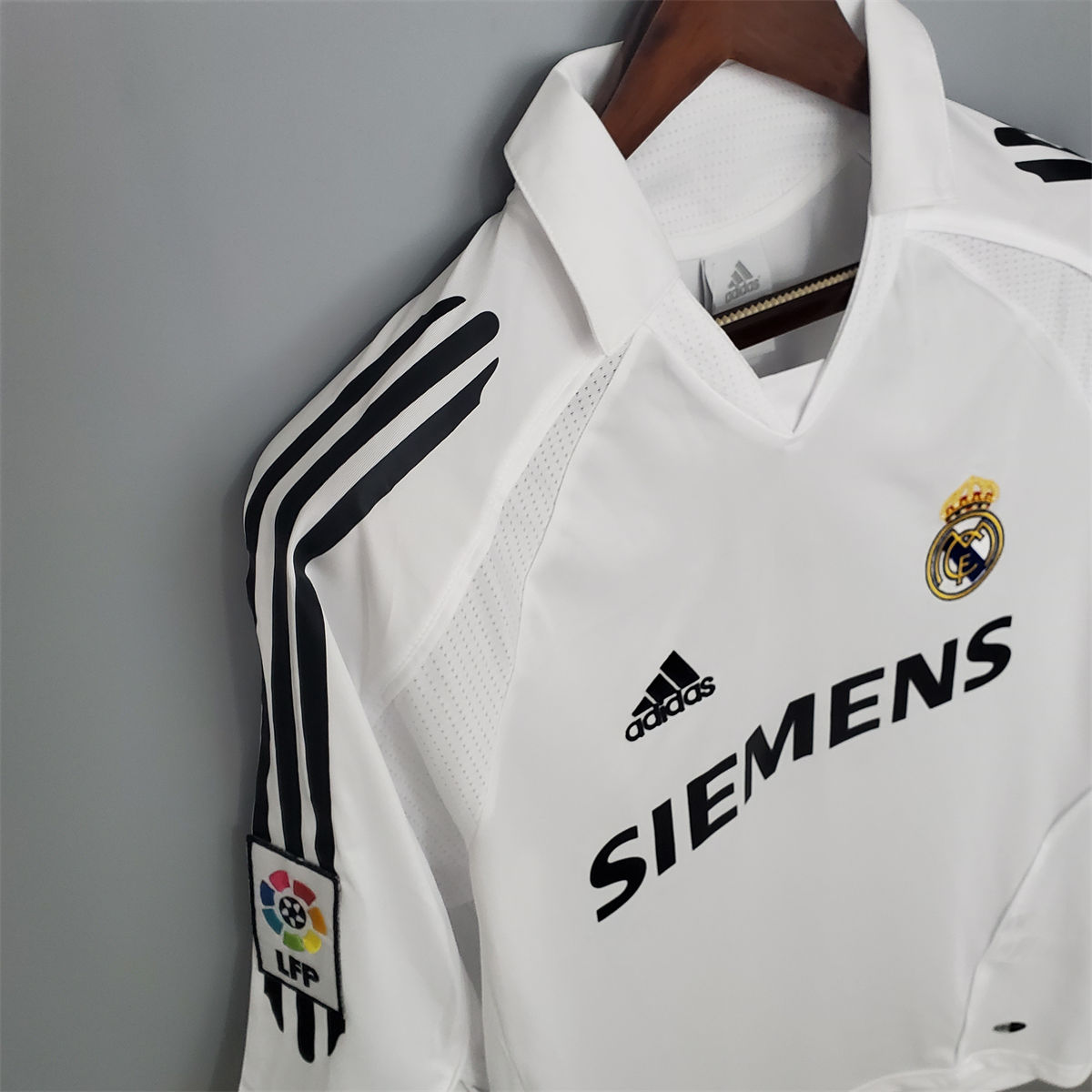 Real Madrid Retro 05/06 Third home jersey Fan Version