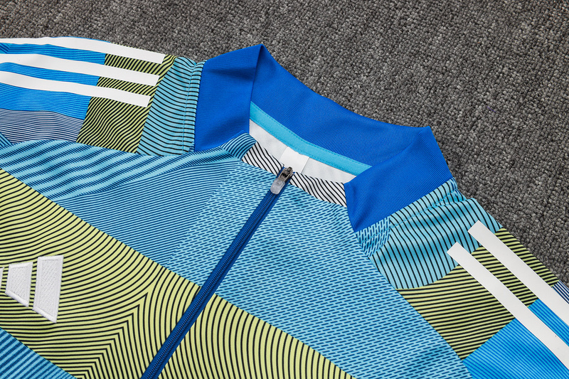202526 Real Madrid Light green Long-sleeved half-pull training kit Football team kit