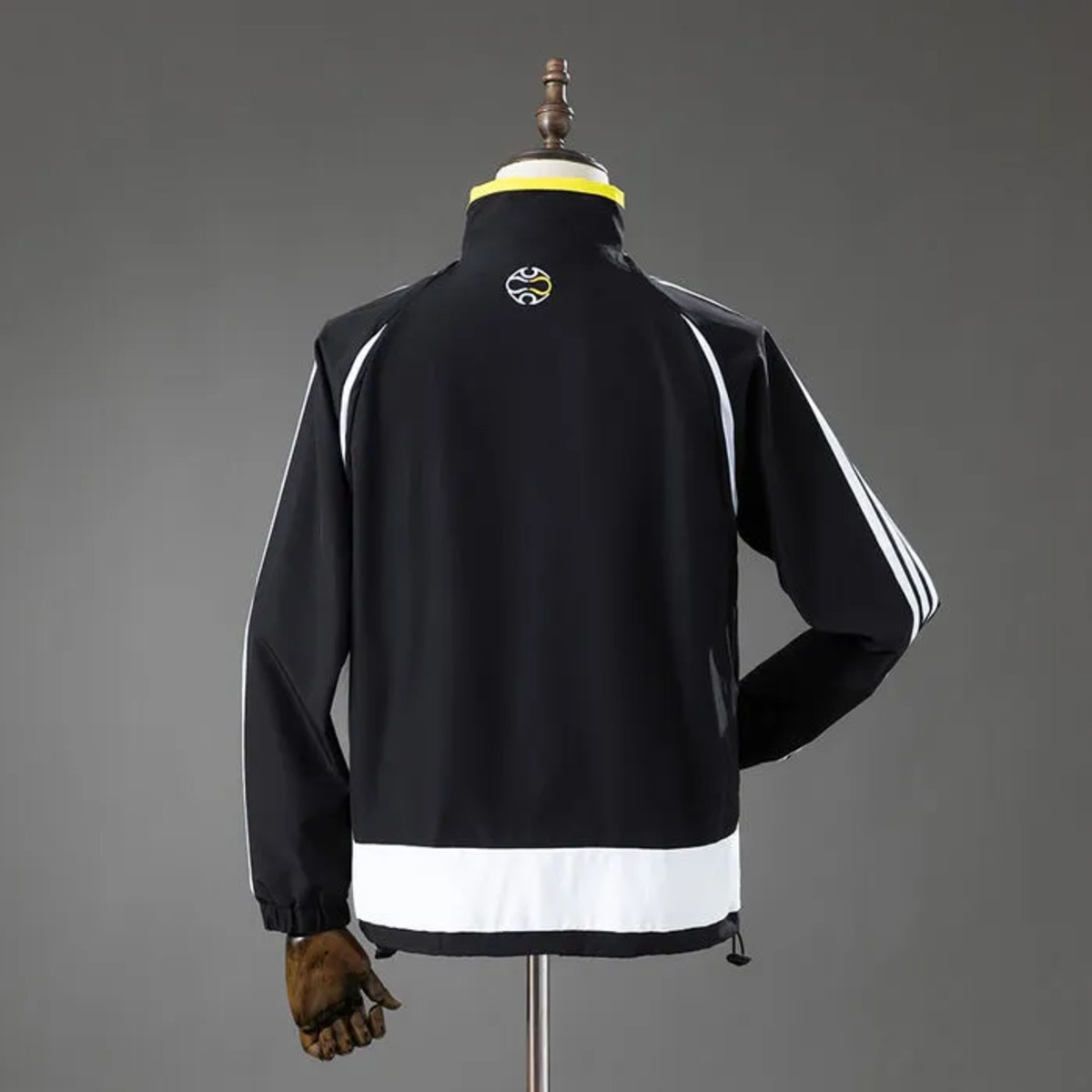 2006/07 Real Madrid Vintage Style Jacket Windbreaker