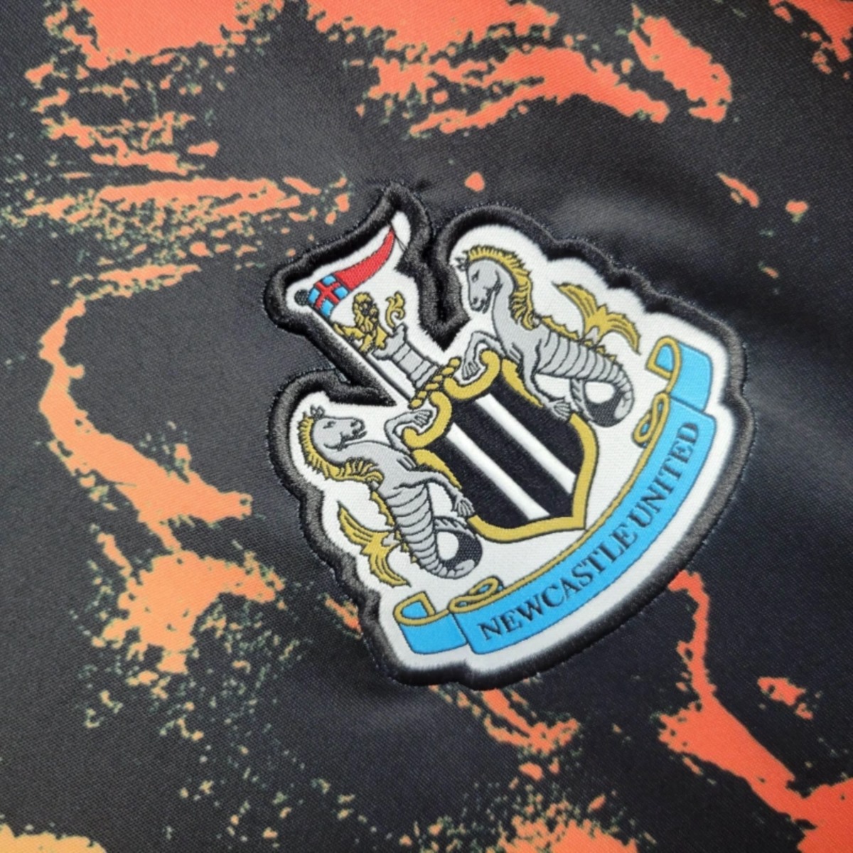 2025/26 Newcastle United Pre-match training jersey Fan version