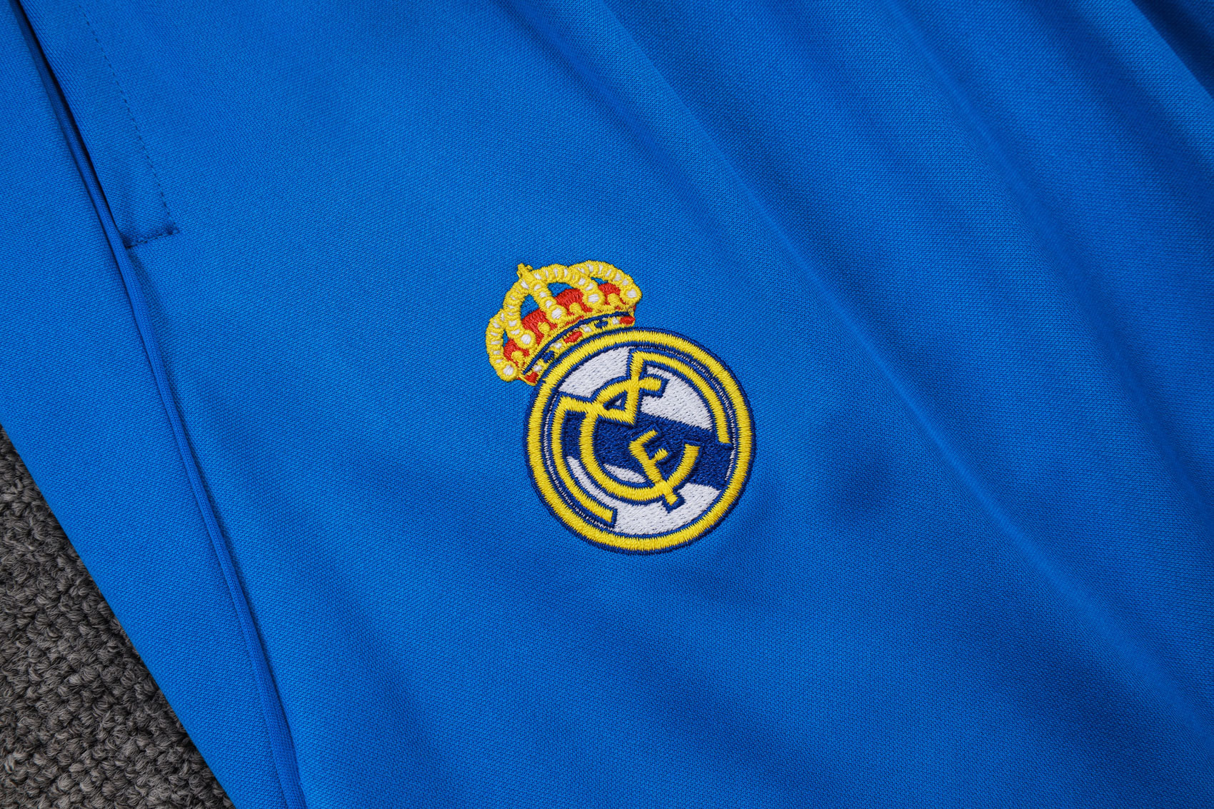 202526 Real Madrid white-blue Long-sleeved half-pull training kit Football team kit
