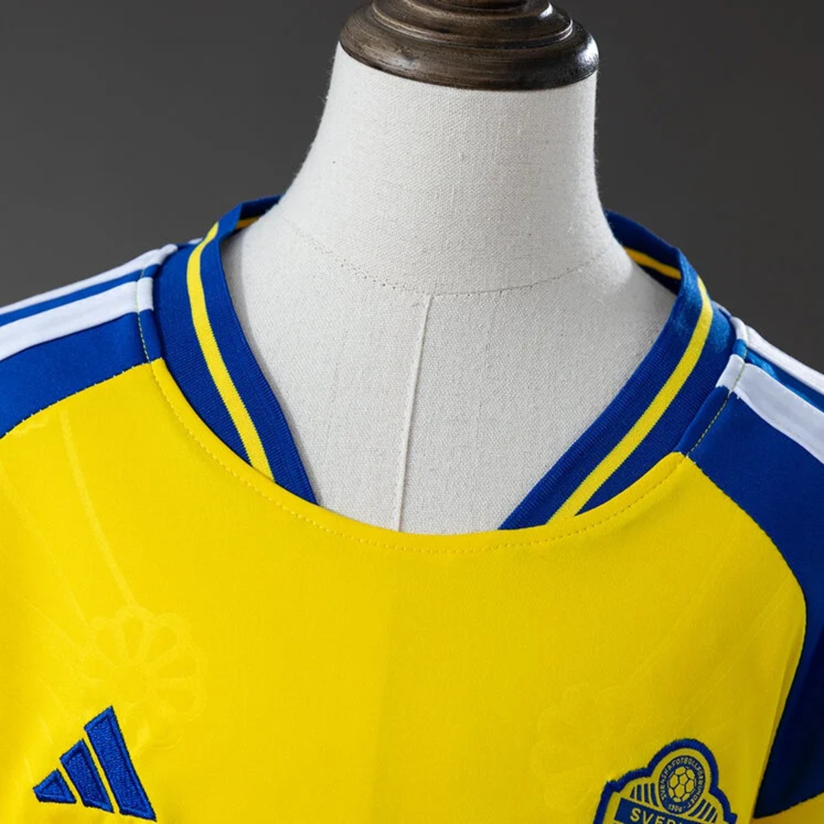 Sweden 2026 World Cup Home Kid Kits Size 16-28