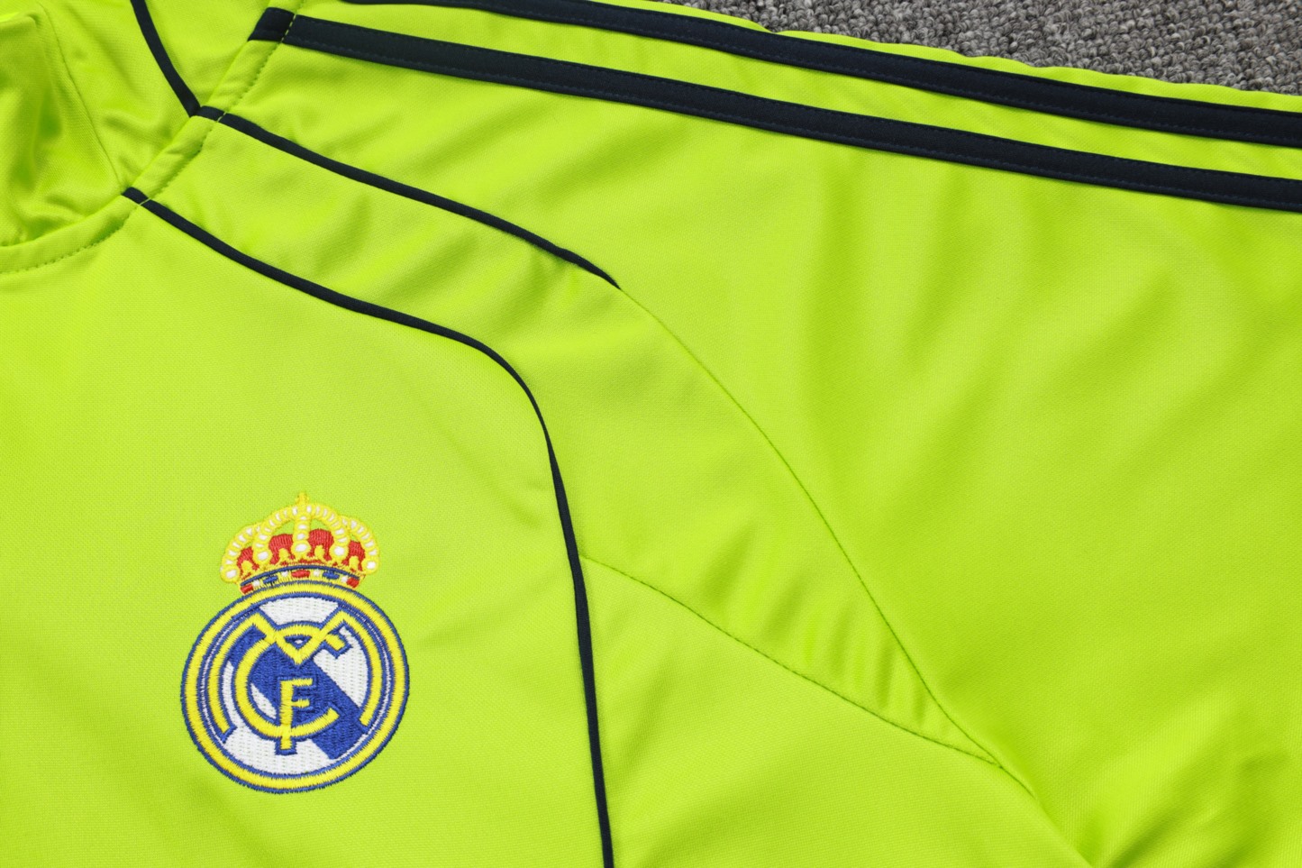 202526 Real Madrid Green Long-sleeved half-pull training kit Football team kit