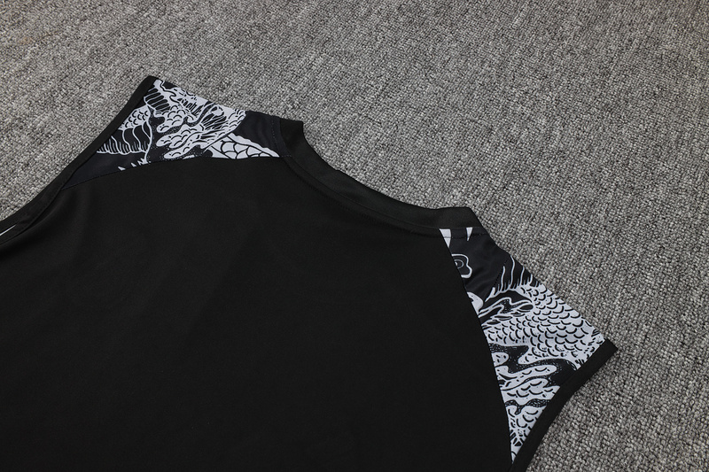 24/25 Real Madrid Black Training Set Shirt and Shorts