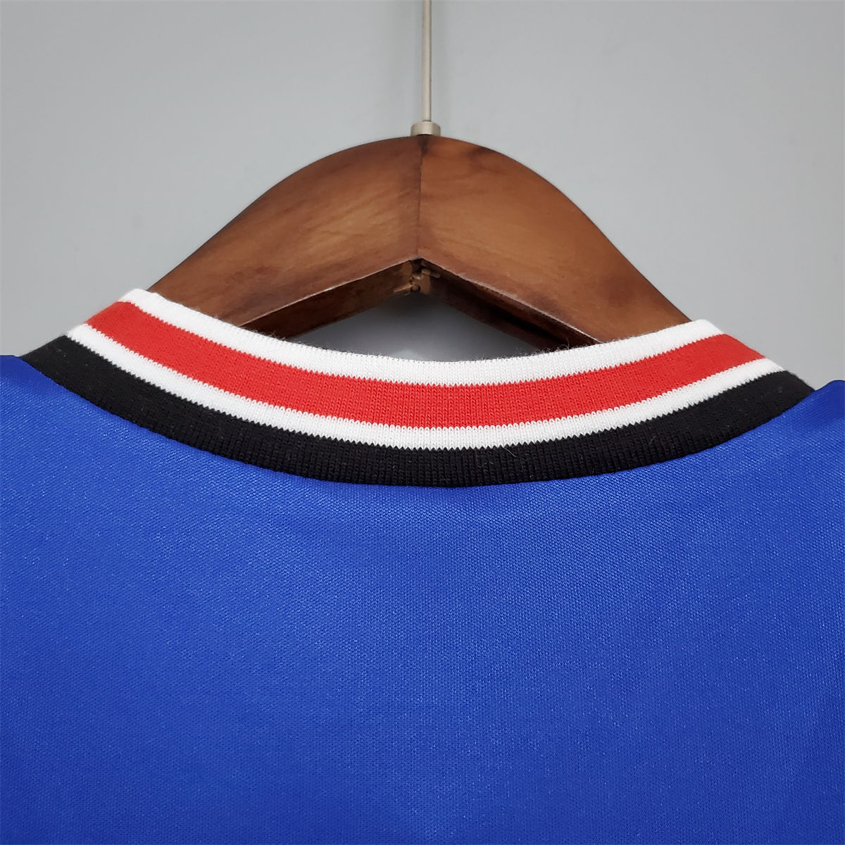 Retro Manchester United 85/86 away blue jersey Fan Version