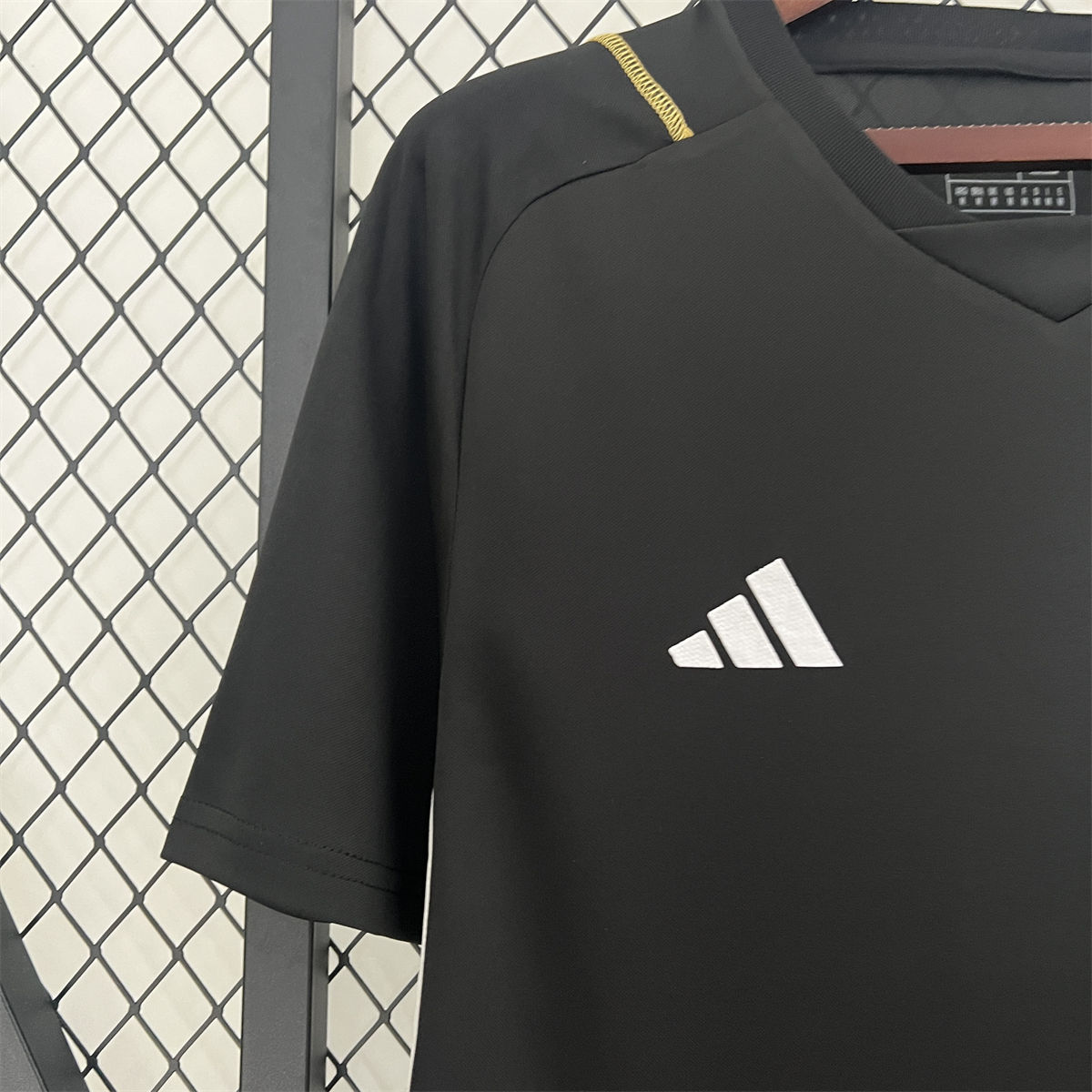 24/25 Colo Colo Training Wear Black Jersey Fan Version