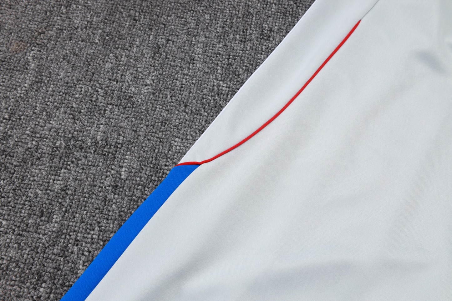 202526 Bayern Munich white-blue Long-sleeved half-pull training kit Football team kit
