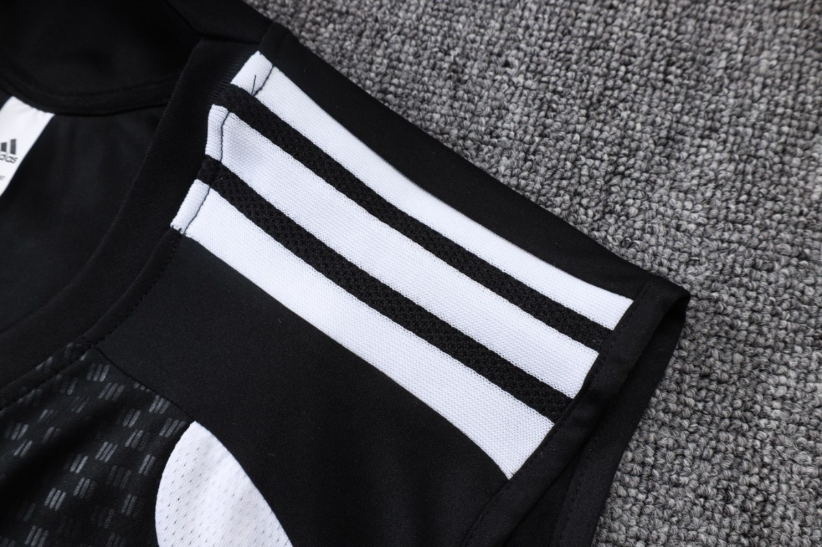 2026 Real Madrid Black Training Set Shirt and Shorts