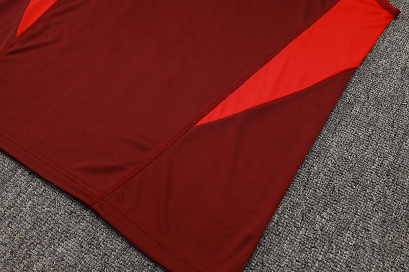 24/25 Internacional Red Training Set Shirt and Shorts