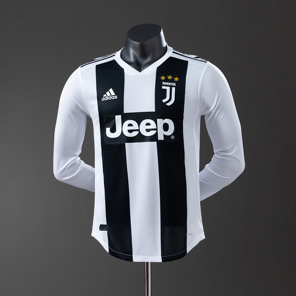 Retro Juventus 2018/19 Home jersey Player Version