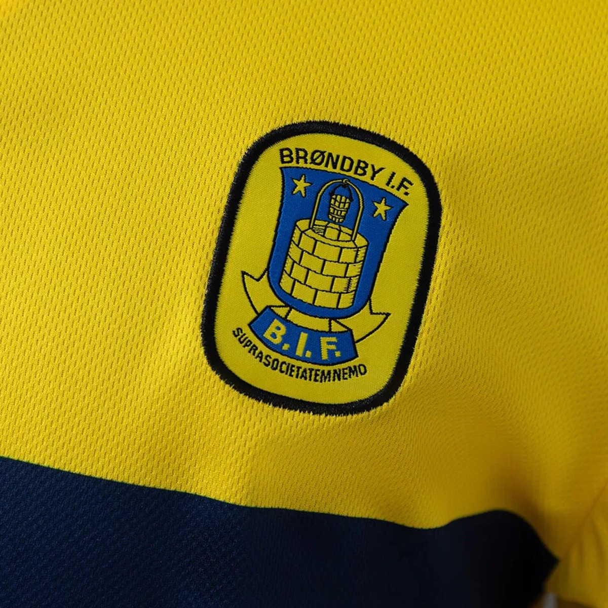 Retro Brondby 1999/2000 Home jersey Fan Version
