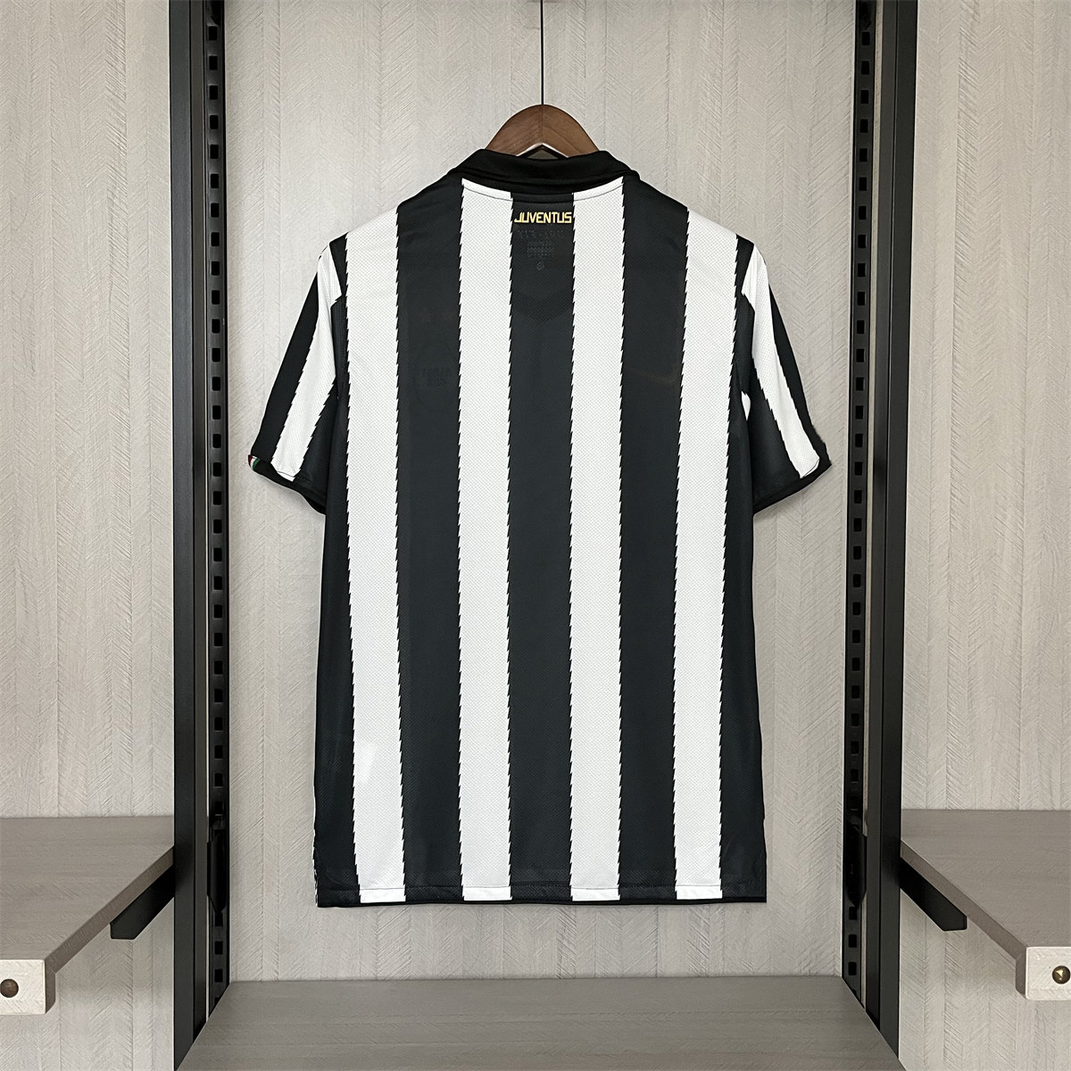 Retro Juventus 10/11 Home  jersey Fan Version