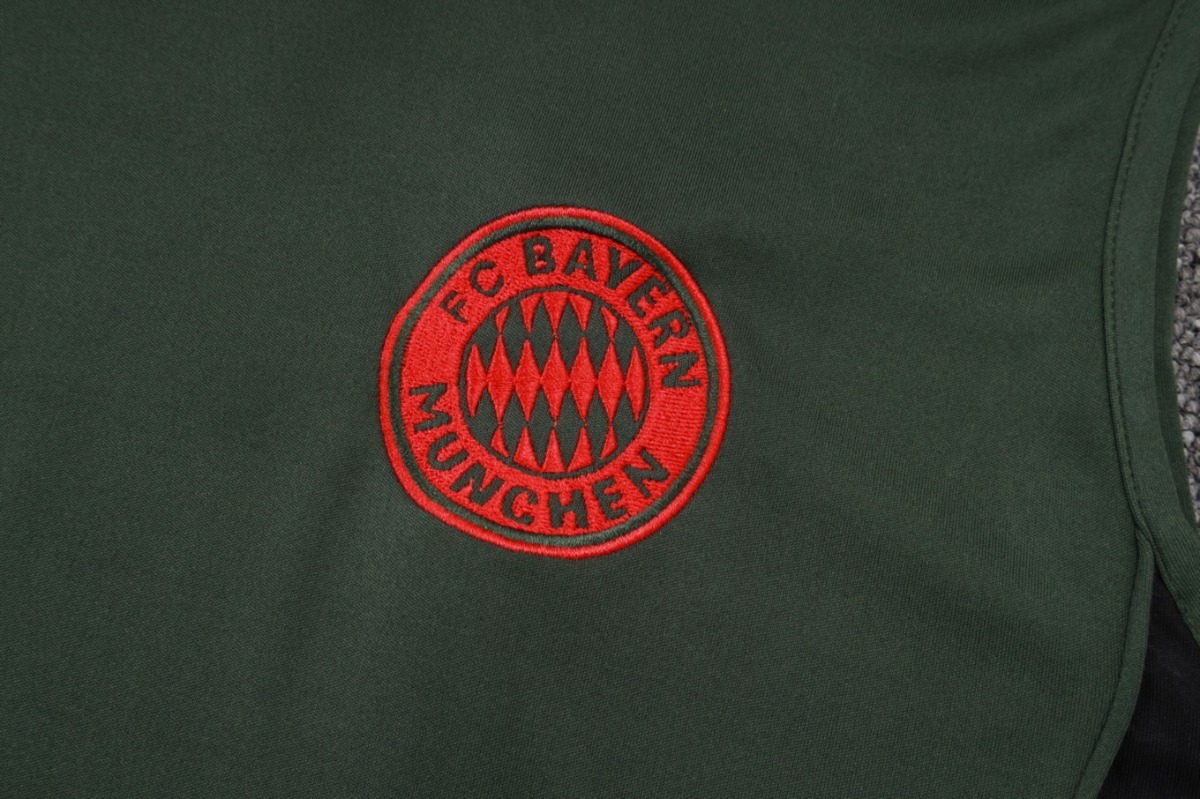 2026 Bayern Munich Dark green Training Set Shirt andShorts