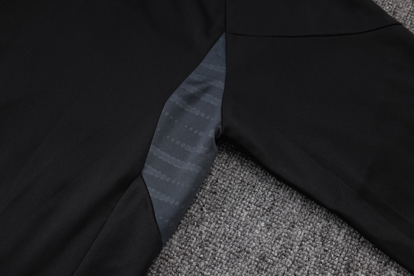 202526 Ajax black Long-sleeved half-pull training kit Football team kit