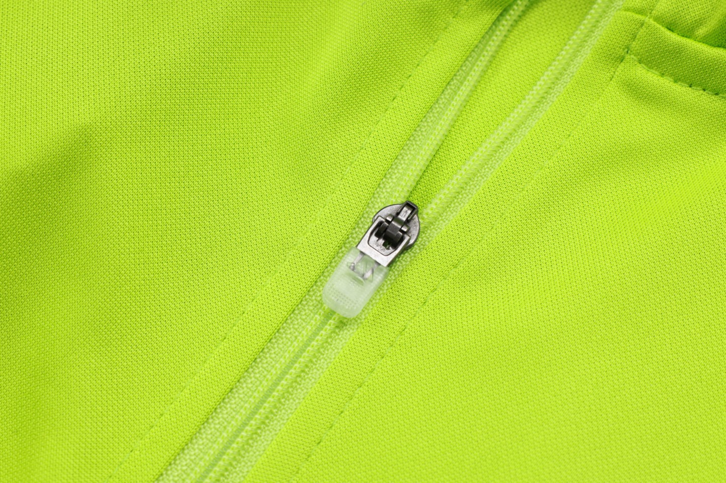 202526 Real Madrid Green Long-sleeved half-pull training kit Football team kit