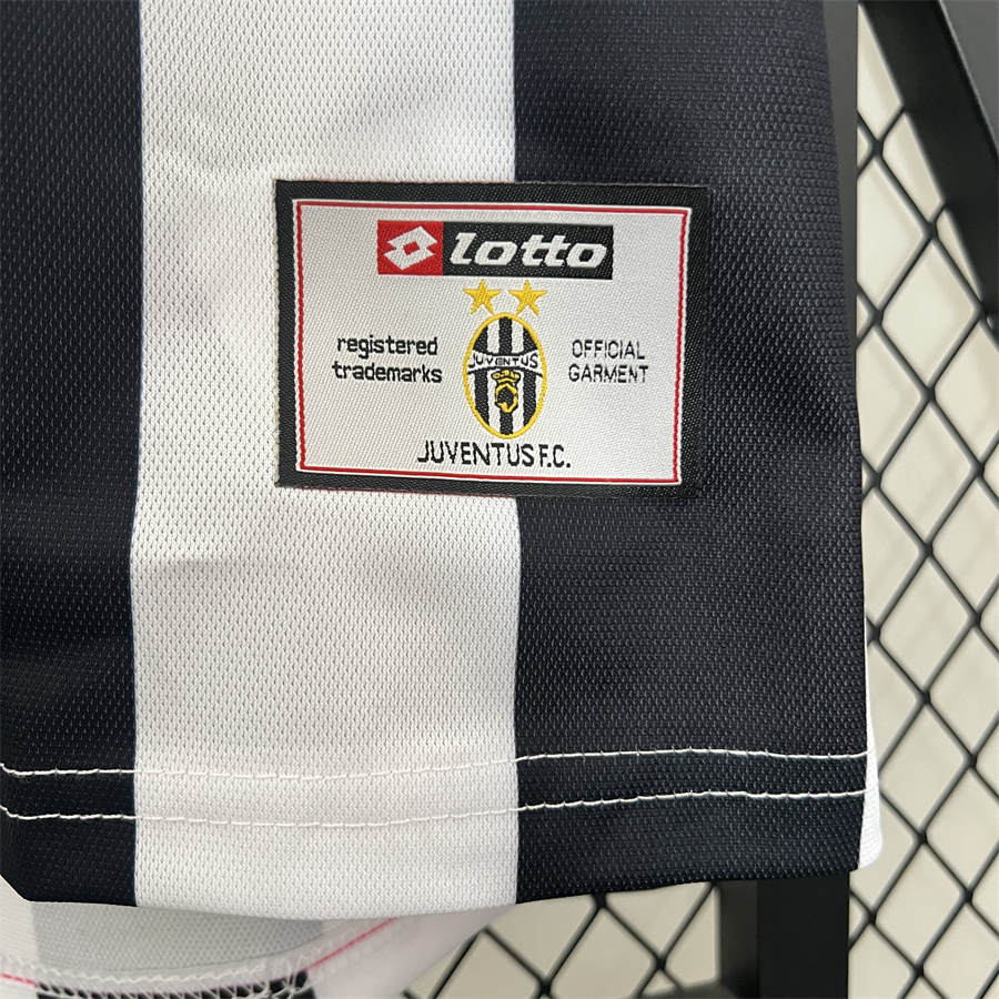 Retro Juventus 01/02 Home  jersey Fan Version