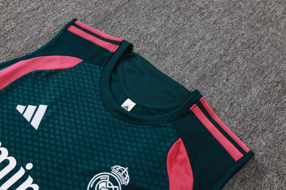 2026 Real Madrid Deep dark green Training Set Shirt and Shorts