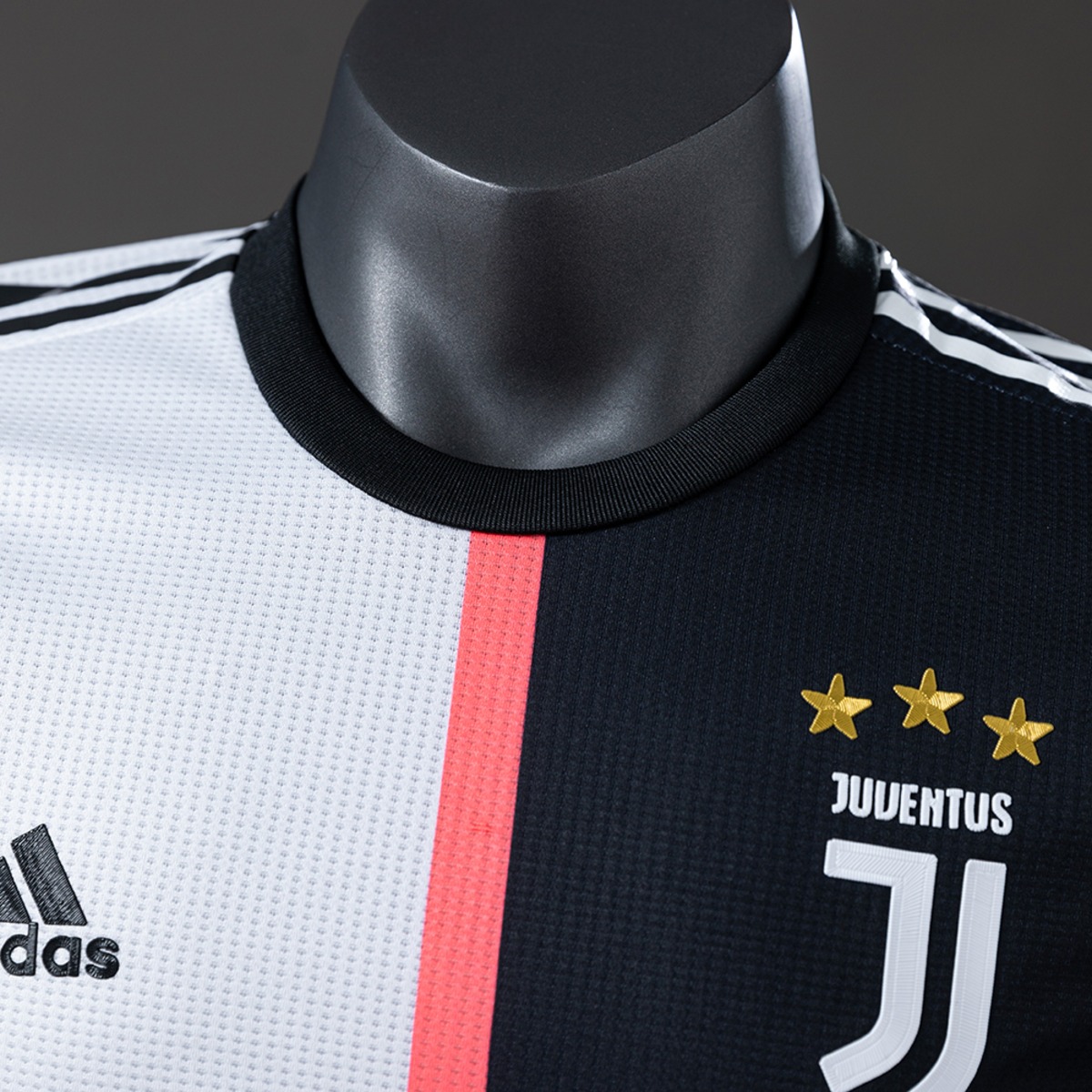 Retro Juventus 2019/20 Home jersey Player Version