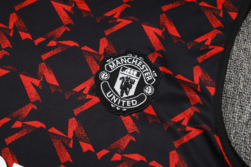 24/25 Manchester United Black red Training Set Shirt and Shorts