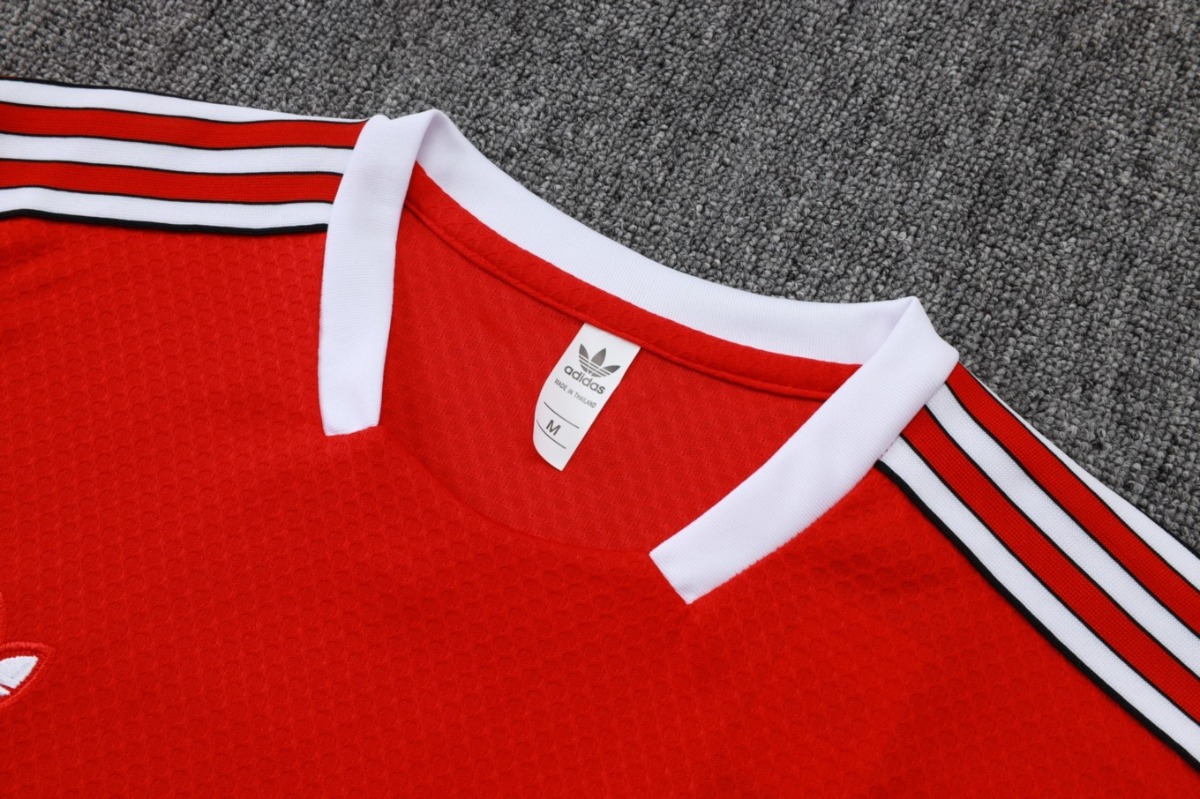2026 Manchester United Red Training Set Shirt and Shorts