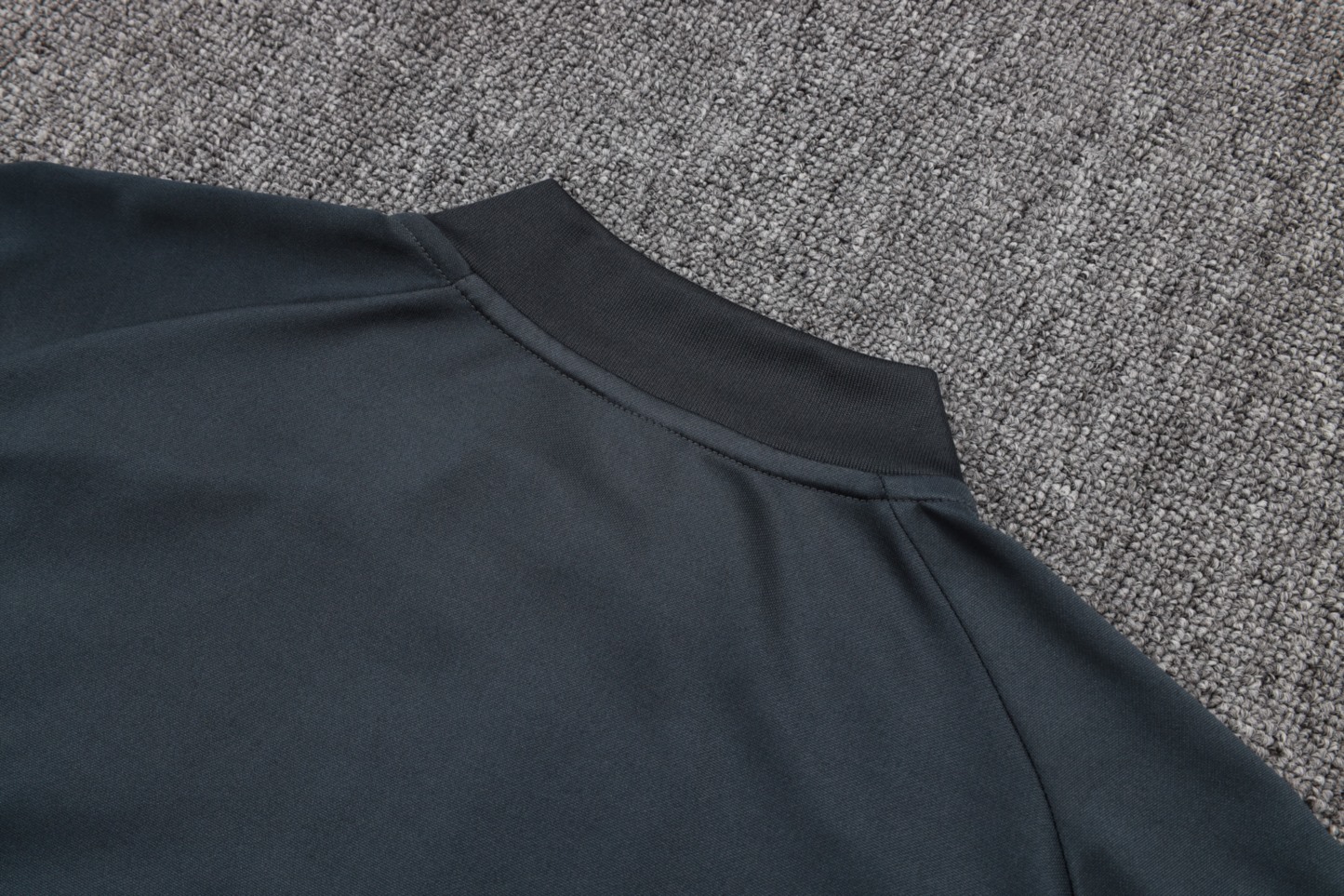 202526 Real Madrid dark gray Long-sleeved half-pull training kit Football team kit