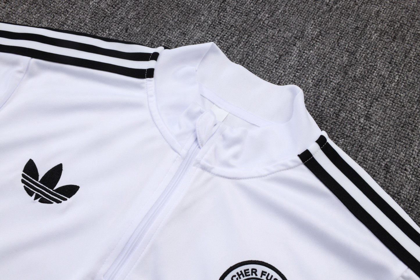 2025/26 Germany Black white Long-sleeved half-pull training kit Football team kit
