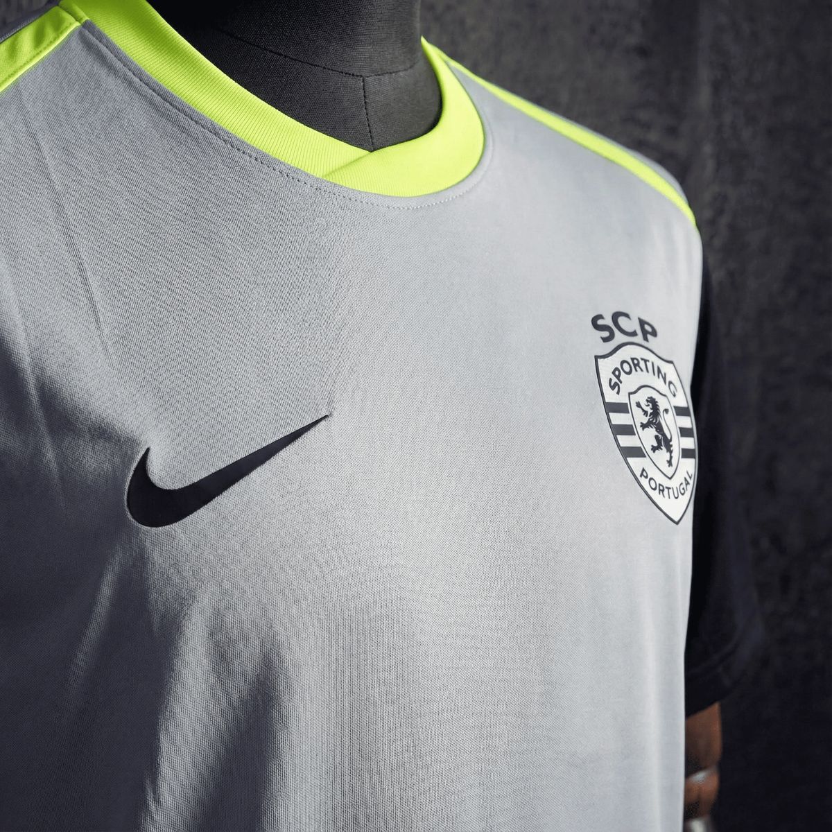 2025/26 Sporting Lisbon Training Gray jersey Fan version